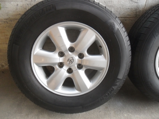 ล้อแม็ก 17นิ้ว 6รู พร้อมยาง สวยๆ 4 ล้อ ราคา 7900 บาท ล้อแม็ก 17นิ้ว 6รู พร้อมยาง สวยๆ 4 ล้อ ราคา 7900 บาท