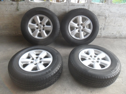 ล้อแม็ก 17นิ้ว 6รู พร้อมยาง สวยๆ 4 ล้อ ราคา 7900 บาท