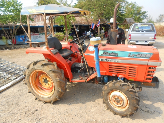 Kubota L1-205 4WD  เก่าไทย พร้อมใช้