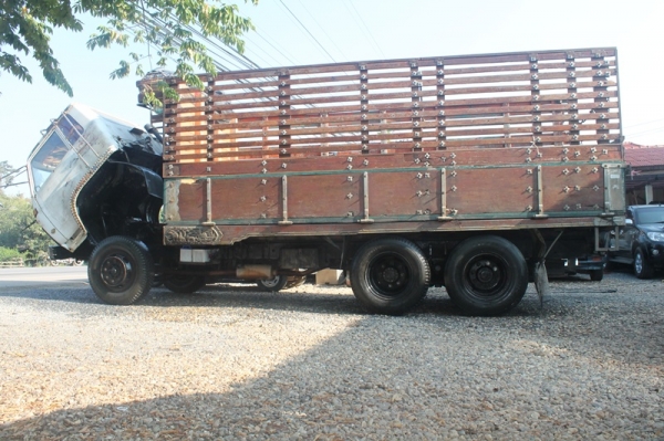 ขอขายสิบล้อมือ1ออกจ.น่านแท้ๆสภาพพร้อมใช้งานคับภาษีเต็ม58เครื่องดีมากคับรถขับขี่ดีเลยคับ