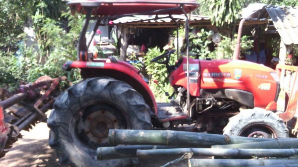 ขายรถไถคูโบต้าL4708พร้อมใช้งานราคาต่อรองได้นะครับมีไบมีดและลอตาลี้