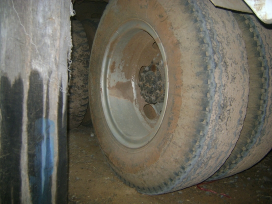 หางรถเกี่ยว KT 927  2 เพลา เครื่อง 220 แรง ราคา 610,000  บาท