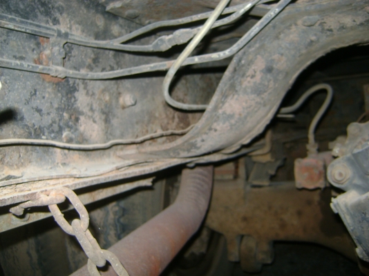 หางรถเกี่ยว KT 927  2 เพลา เครื่อง 220 แรง ราคา 610,000  บาท