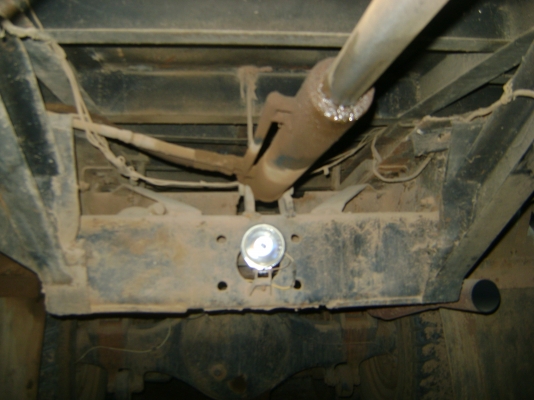 หางรถเกี่ยว KT 927  2 เพลา เครื่อง 220 แรง ราคา 610,000  บาท