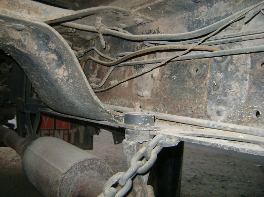 หางรถเกี่ยว KT 927  2 เพลา เครื่อง 220 แรง ราคา 610,000  บาท