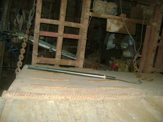 หางรถเกี่ยว KT 927  2 เพลา เครื่อง 220 แรง ราคา 610,000  บาท