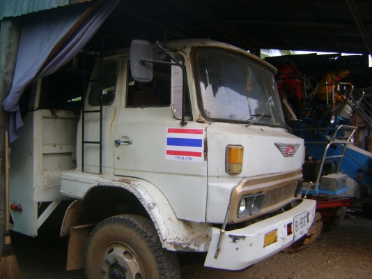 หางรถเกี่ยว KT 927  2 เพลา เครื่อง 220 แรง ราคา 610,000  บาท