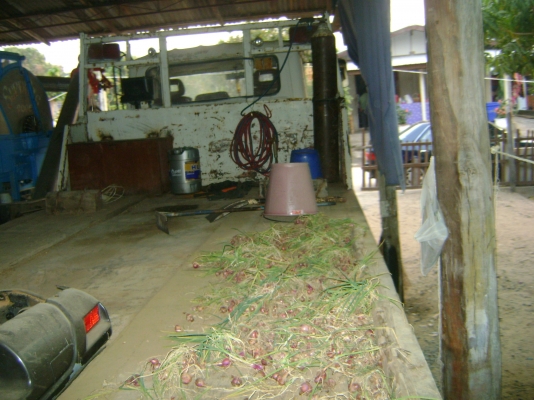 หางรถเกี่ยว KT 927  2 เพลา เครื่อง 220 แรง ราคา 610,000  บาท