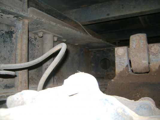 หางรถเกี่ยว KT 927  2 เพลา เครื่อง 220 แรง ราคา 610,000  บาท