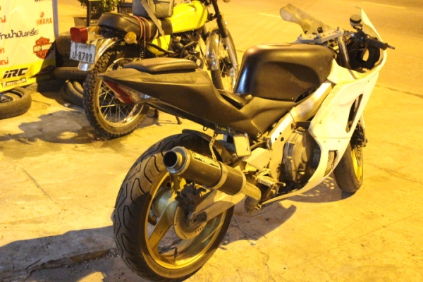 ขาย cbr 400 ปี89 ทะเบียนแท้ครับ  43000 ครับ