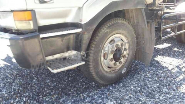 รถบรรทุก หัวลาก ยี่ห้อ NISSAN ปีจดทะเบียน 2539  225 แรงม้า