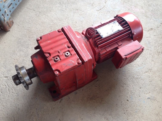 ขายมอเตอร์เกียร์ SEW eurodrive 1HP. 380V อัตราทด 1:82 เพลาออกประมาณ 17 รอบต่อนาที สภาพสวยมาก วิ่งนิ่ม พร้อมใช้งาน ขายมอเตอร์เกียร์ SEW eurodrive 1HP. 380V อัตราทด 1:82 เพลาออกประมาณ 17 รอบต่อนาที สภาพสวยมาก วิ่งนิ่ม พร้อมใช้งาน