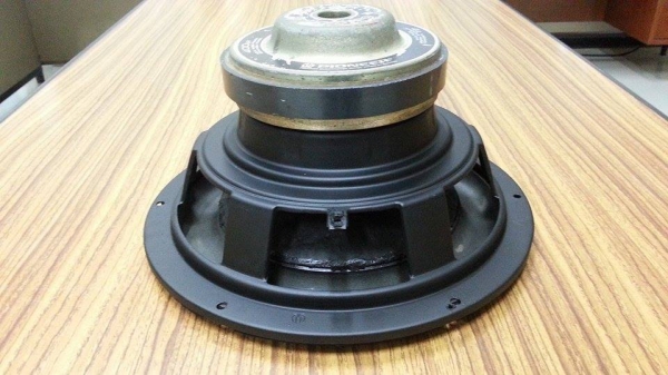 ซับ 10 นิ้ว ไพโอเนียร์ 1 ข้าง