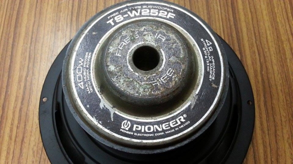 ซับ 10 นิ้ว ไพโอเนียร์ 1 ข้าง