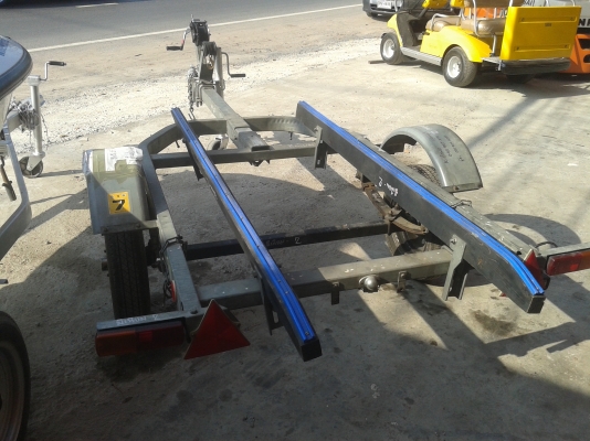 ขายเทรนเลอลากเรือ มิเนียม