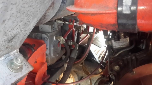 ขายรถเกี่ยวข้าว อมตะปี2ปี56 ใช้งานน้อยเกี่ยวนาปี เดิมสวย ไม่ช้ำ เครื่อง มิตซู270เทอร์โบ ตัวเดิน12ปั๊ม23 ไดกิ้น สภาพพร้อมลงเกี่ยวลุยงาน ขายรถเกี่ยวข้าว อมตะปี2ปี56 ใช้งานน้อยเกี่ยวนาปี เดิมสวย ไม่ช้ำ เครื่อง มิตซู270เทอร์โบ ตัวเดิน12ปั๊ม23 ไดกิ้น สภาพพร้อมลงเกี่ยวลุยงาน