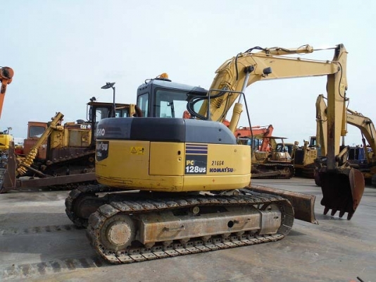 รถขุด Komatsu PC128US-2E1 #11451 นำเข้าจากญ๊่ปุ่น สนใจโทร. 080-6565422 (หนิง)