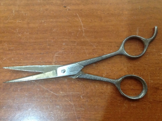 ขายกรรไกรตัดผมโบราณ DUBL DUCK RAZOR 6" ขายกรรไกรตัดผมโบราณ DUBL DUCK RAZOR 6"