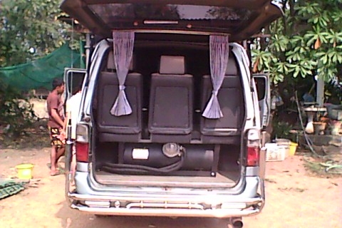 ขายด่วนรถตู้ TOYOTA HIACE หัวจรวด ปี 98 ติดแก๊ส เครื่่อง 1J