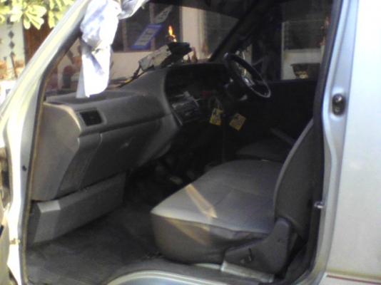 ขายด่วนรถตู้ TOYOTA HIACE หัวจรวด ปี 98 ติดแก๊ส เครื่่อง 1J