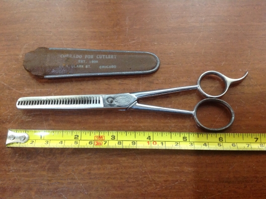 ขายกรรไกรซอยผมโบราณ CORRADO 6 1/2" มาพร้อมกซองหนัง ขายกรรไกรซอยผมโบราณ CORRADO 6 1/2" มาพร้อมกซองหนัง