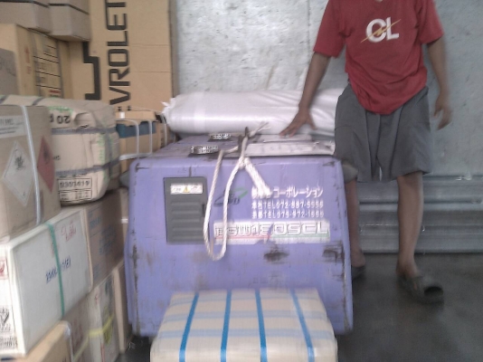 อันนี้อีกตัวครับ - กำลังขึ้นรถที่ขนส่งเลยครับ สำหรับเครื่องเชื่อมพร้อมปั่นไฟ ราคา 18,000 ขอบคุณครับ