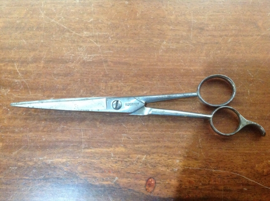 ขายกรรไกรตัดผมโบราณ  L.MORRIS CO. 7"