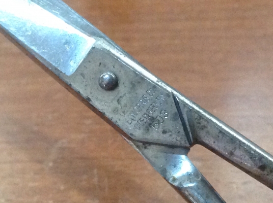 ขายกรรไกรตัดผมโบราณ  L.MORRIS CO. 7"