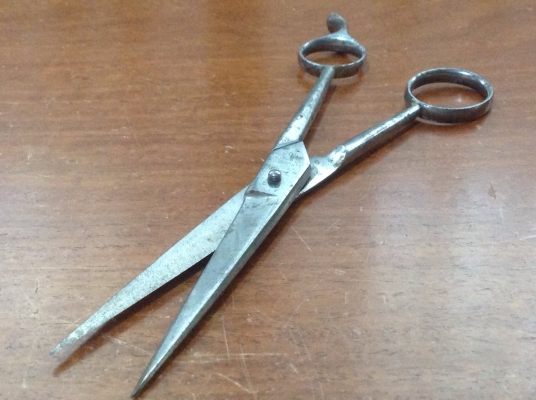 ขายกรรไกรตัดผมโบราณ  L.MORRIS CO. 7"