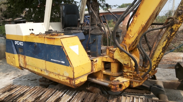 ขายด่วน220000่เเม็คโครโคมัสซุ PC40รุ่น6รถนอกยังไม่เคยใช้งานเมืองไทยเลย