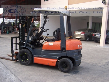 ขายรถ โฟล์คลิฟท์ TOYOTA รุ่น 6-FD25