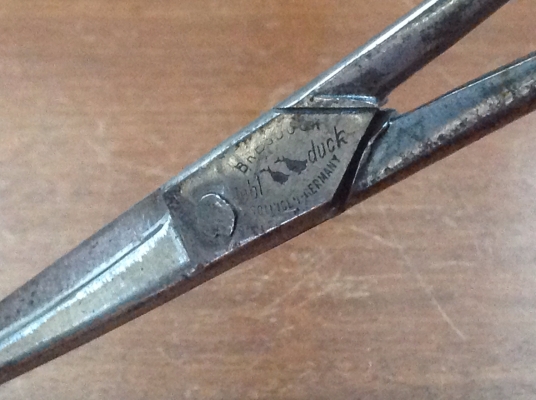 ขายกรรไกรตัดผมโบราณ DUBL DUCK RAZOR STEEL 6 1/2" ขายกรรไกรตัดผมโบราณ DUBL DUCK RAZOR STEEL 6 1/2"