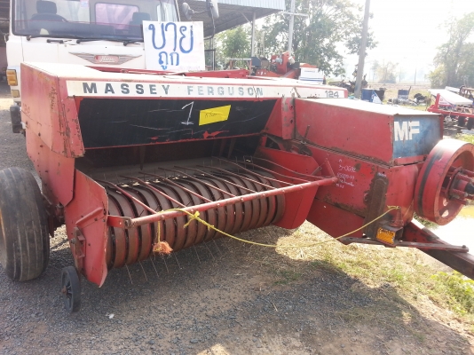 เครื่องอัดฟาง แมสซี่124