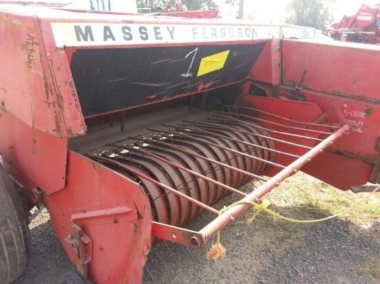 เครื่องอัดฟาง แมสซี่124