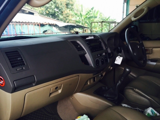 TOYOTA VIGO 4ประตู Prerunner 3.0 รุ่น G ปี 2009 M/T
