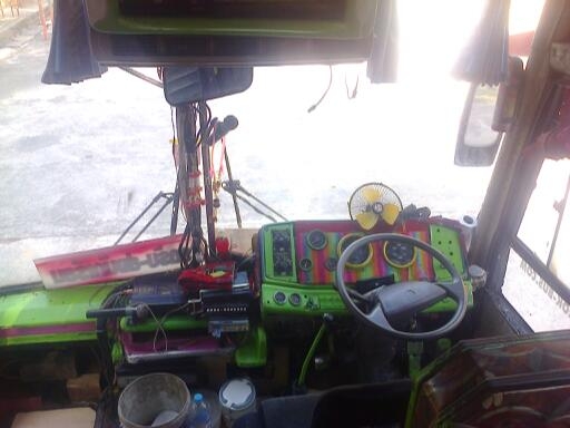 นิสสัน 12เมตร เครื่องมิตซู6 ดี22_  290แรง  เบรคหน้าแห้งหลังนำ้   ราคา450000บาท