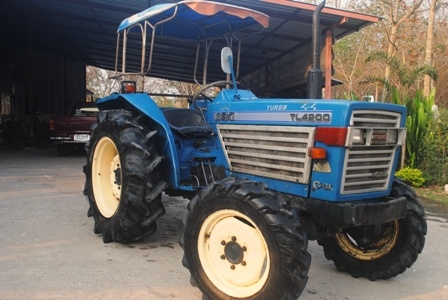 ขายรถไถ ISEKI TL4200 (4WD) ขนาด 42 แรง พร้อมผานพรวน