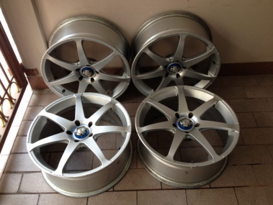 ล้อ RAYS เเท้ขอบ18กว้าง7นิ้วครึ่ง4ลูกอ๊อฟ35ทั้ง4วง5รู114สีเดิมๆญี่ปุ่นสภาพสวย