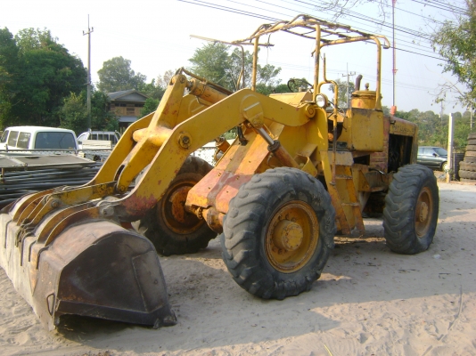 รถJH 63  สภาพ ใช้งานได้ดี แขนสั้น  ราคา 300,000 บาท