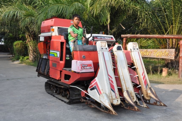 (ลดกระหน่ำ)ขายรถเกี่ยว นวดข้าวMITSUBISHIดีเซล3สูบ สวยเดิมจากญี่ปุ่น 68,000เท่านั้น!!