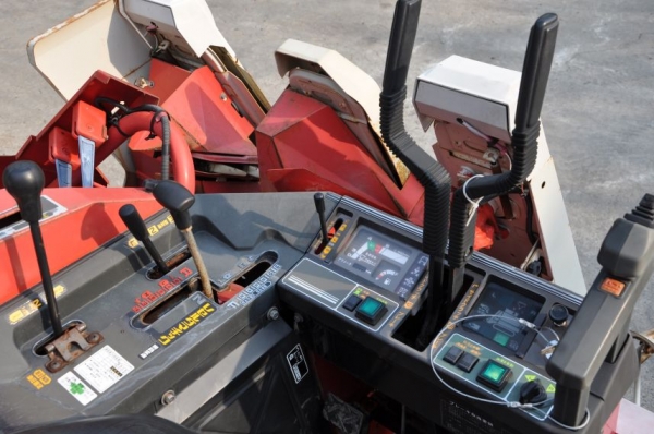 (ลดกระหน่ำ)ขายรถเกี่ยว นวดข้าวMITSUBISHIดีเซล3สูบ สวยเดิมจากญี่ปุ่น 68,000เท่านั้น!!