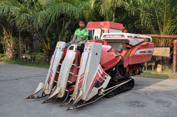 (ลดกระหน่ำ)ขายรถเกี่ยว นวดข้าวMITSUBISHIดีเซล3สูบ สวยเดิมจากญี่ปุ่น 68,000เท่านั้น!!