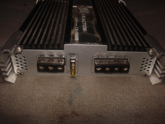 พาว์เวอร์แอมป์รถยนต์ 2500 วัตต์ 2 CH ครับ US ACTION เหลือ 1400 บาท