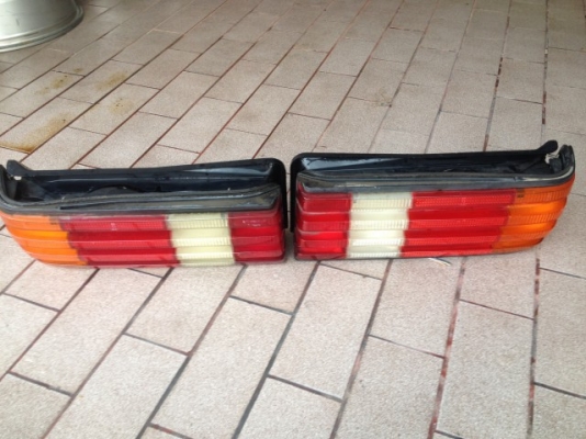 ไฟท้าย BENZ W126แท้ของเก่าญี่ปุ่นสภาพสวย