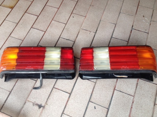 ไฟท้าย BENZ W126แท้ของเก่าญี่ปุ่นสภาพสวย