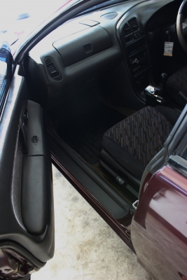 ขาย Mazda ตาหยี่ รถใช้งานเองสวยสมบูรณ์