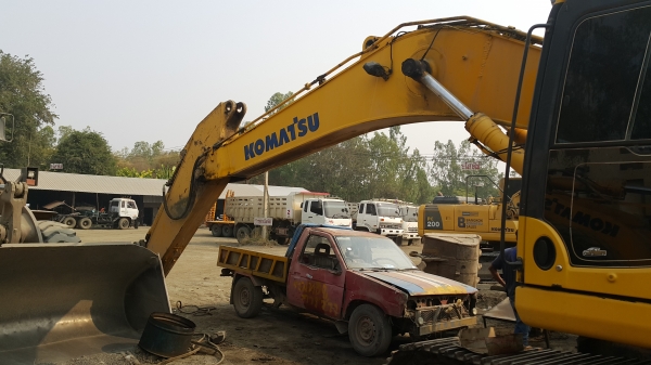 ขายรถแบคโฮ KOMATSU PC-300-8 มี.2 คัน สภาพใช้งาน เอกสารใบแจ้งจำหน่าย