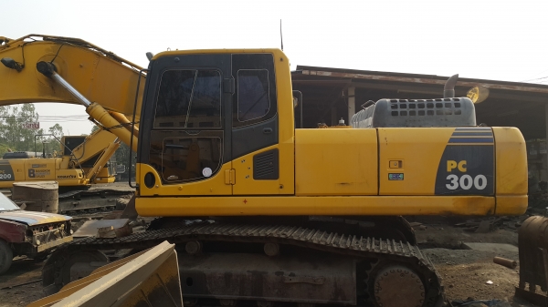 ขายรถแบคโฮ KOMATSU PC-300-8 มี.2 คัน สภาพใช้งาน เอกสารใบแจ้งจำหน่าย