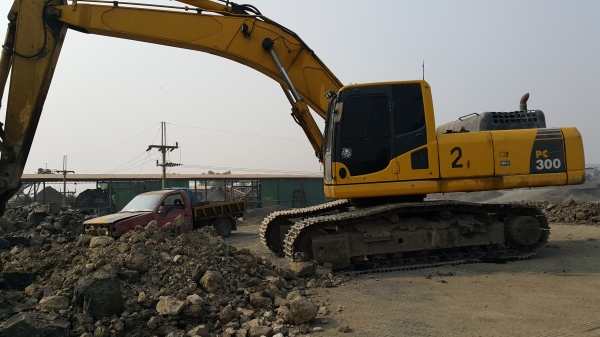 ขายรถแบคโฮ KOMATSU PC-300-8 มี.2 คัน สภาพใช้งาน เอกสารใบแจ้งจำหน่าย