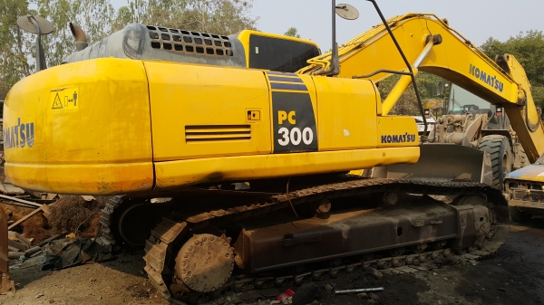 ขายรถแบคโฮ KOMATSU PC-300-8 มี.2 คัน สภาพใช้งาน เอกสารใบแจ้งจำหน่าย